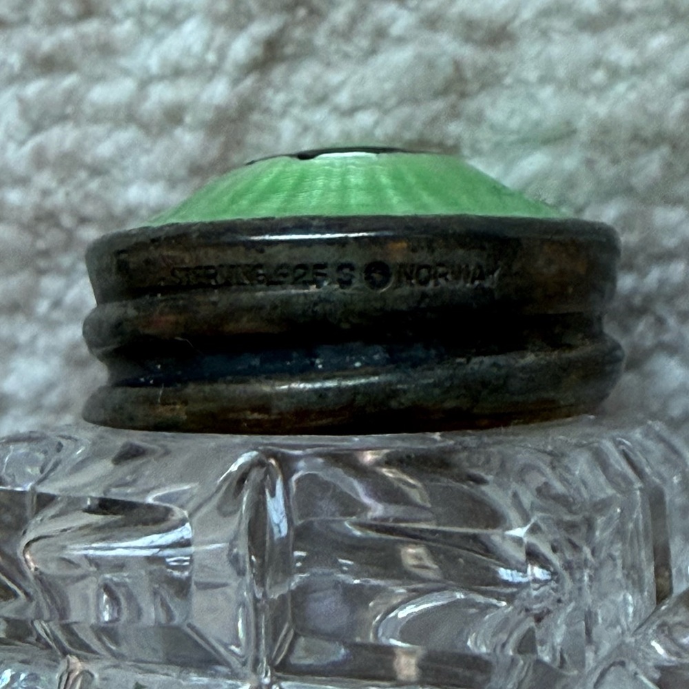 Vintage sterling silver Norway crystal Glass Salt and Pepper shakers - Picture 3 of 7